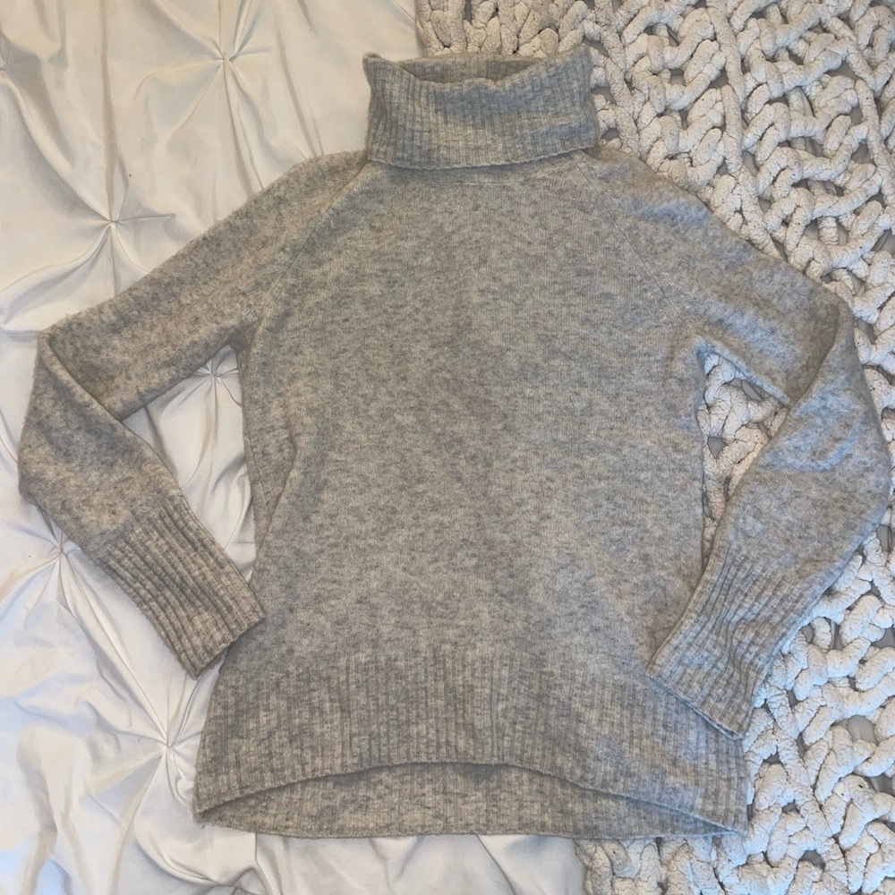 Aritzia Babaton turtleneck light gray wool and cashmere sweater